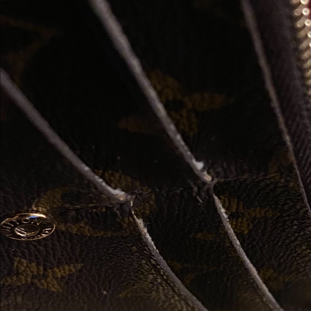 Louis Vuitton Emilie Wallet - Picture 12 of 15
